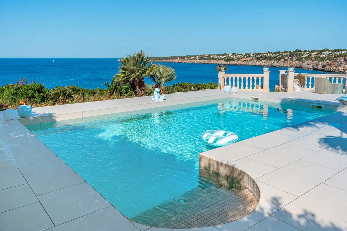 Fantastisk villa med unik havutsikt i Cala Pi